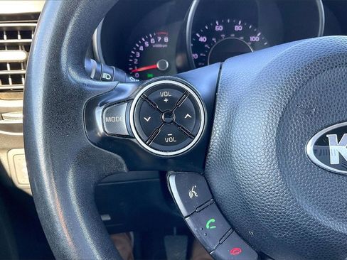 Used 2016 Kia Soul image 18