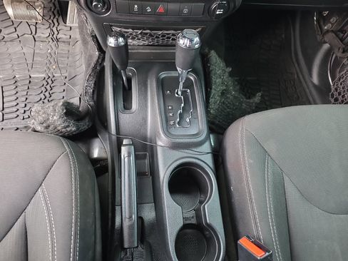 Used 2017 Jeep Wrangler Sahara w/ Connectivity Group image 22