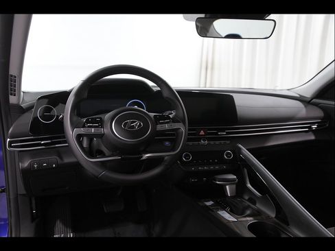 Certified 2023 Hyundai Elantra SEL w/ Convenience Package FWD image 6