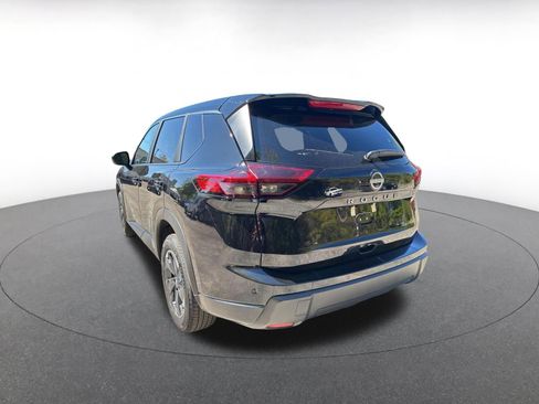 Used 2025 Nissan Rogue SV image 5