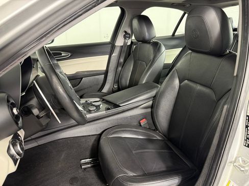 Used 2018 Alfa Romeo Giulia AWD image 26