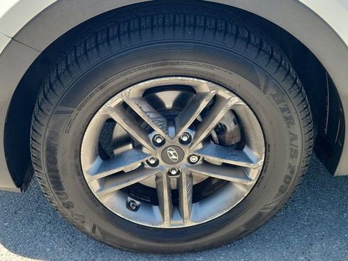 Used 2018 Hyundai Santa Fe Sport image 11