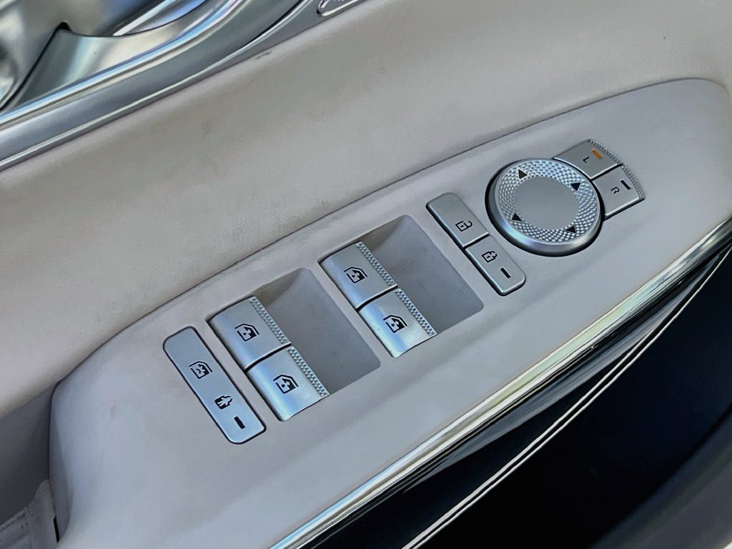 Used 2023 Genesis GV70 2.5T AWD/4WD image 18