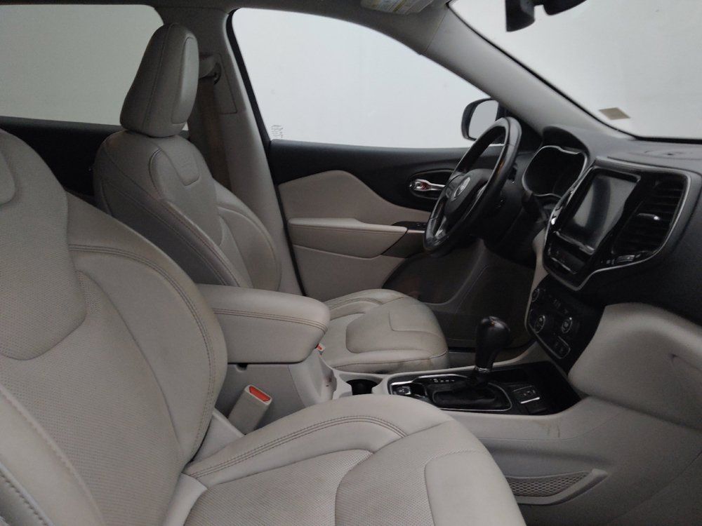 Used 2019 Jeep Cherokee Limited FWD image 21