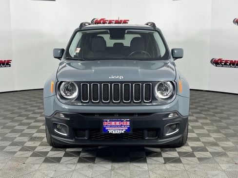 Used 2017 Jeep Renegade Latitude w/ Cold Weather Group image 4