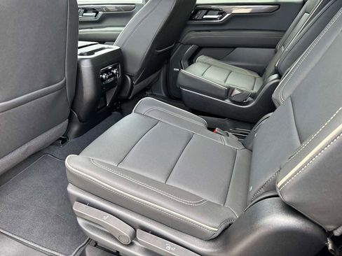 Used 2026 GMC Yukon XL Elevation AWD/4WD image 19