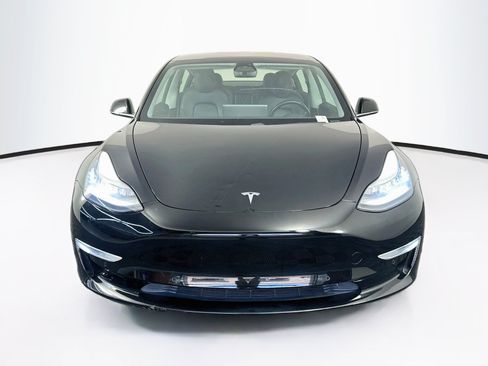 Used 2018 Tesla Model 3 Mid Range RWD image 2
