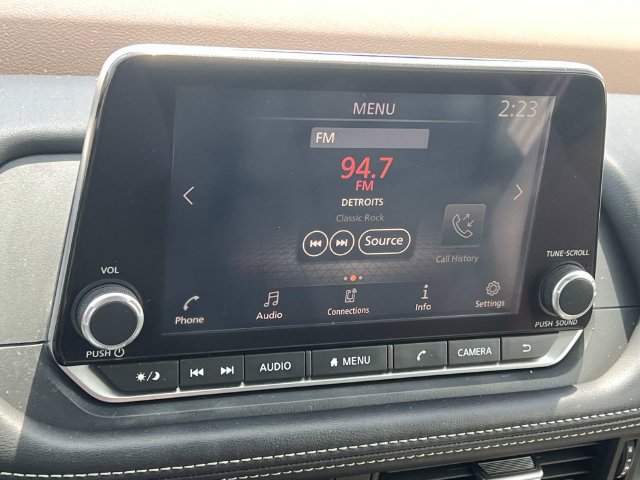 Used 2022 Nissan Rogue S AWD/4WD image 19
