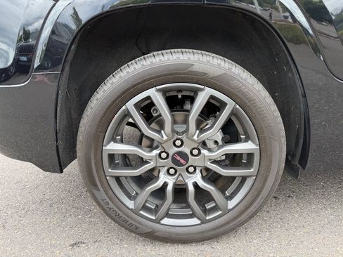 Used 2022 GMC Terrain Denali w/ Black Diamond Edition AWD/4WD image 9