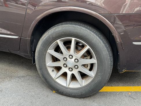 Used 2017 Buick Enclave Leather image 12