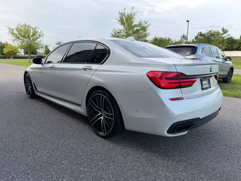 Used 2017 BMW 750i RWD image 6