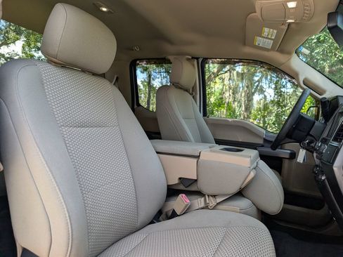 Used 2018 Ford F150 XLT w/ Equipment Group 302A Luxury AWD/4WD image 25