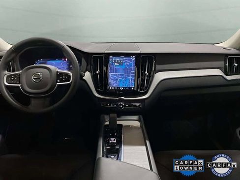 Used 2025 Volvo XC60 B5 Plus image 12
