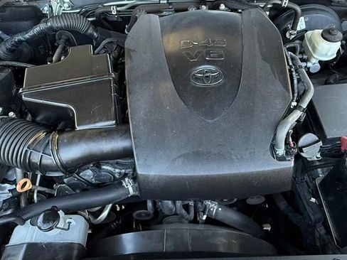 Used 2018 Toyota Tacoma SR5 image 13