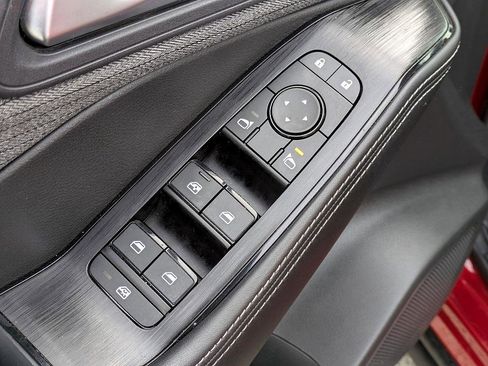 Used 2023 Nissan Rogue SV image 14