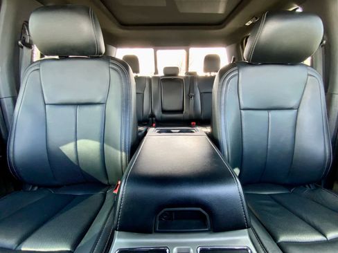 Used 2020 Ford F150 Lariat w/ Equipment Group 502A Luxury AWD/4WD image 32