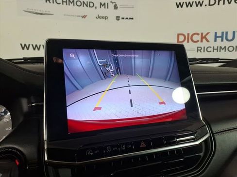 Used 2022 Jeep Compass Limited image 19