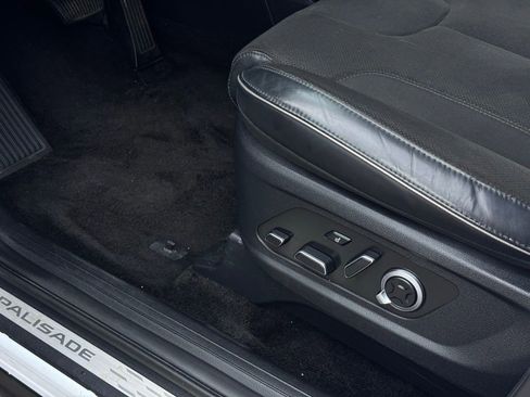 Used 2024 Hyundai Palisade Calligraphy image 13