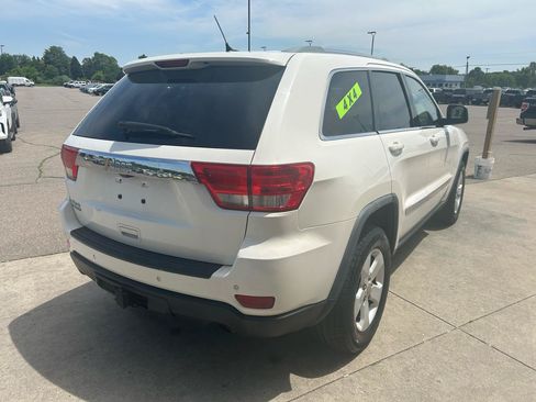 Used 2011 Jeep Grand Cherokee Laredo AWD/4WD image 5