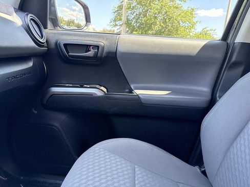 Used 2022 Toyota Tacoma SR5 w/ Technology Package RWD image 29