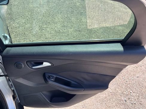 Used 2013 Ford Focus Titanium FWD image 30