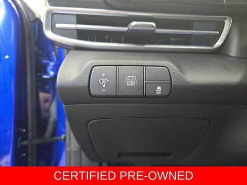 Certified 2025 Hyundai Elantra Limited FWD image 26