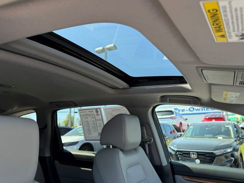 Used 2017 Honda CR-V Touring image 8