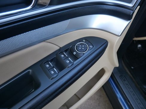 Used 2017 Ford Explorer XLT w/ Equipment Group 202A image 19