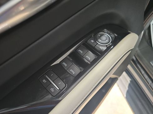 Used 2022 Cadillac Escalade ESV Sport AWD/4WD image 11