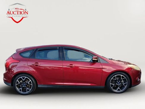 Used 2014 Ford Focus SE w/ Equipment Group 201A FWD image 4