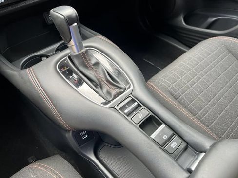 Certified 2025 Honda HR-V Sport image 36