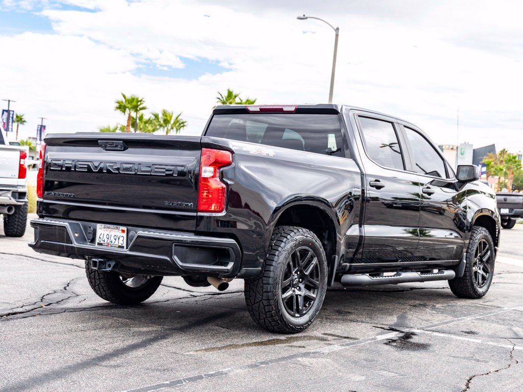 Used 2024 Chevrolet Silverado 1500 Custom w/ Turbomax Blackout Package AWD/4WD image 6