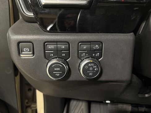 Used 2022 GMC Sierra 1500 Elevation w/ Preferred Package image 33