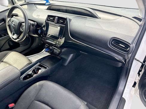 Used 2019 Toyota Prius LE image 29