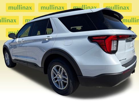 New 2026 Ford Explorer Active w/ Active Comfort Package image 4