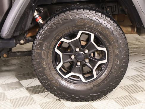 Used 2020 Jeep Gladiator Rubicon AWD/4WD image 18