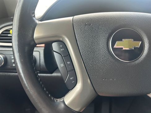 Used 2013 Chevrolet Avalanche LT image 18