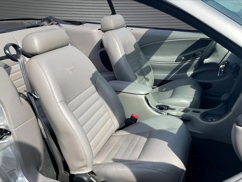Used 2001 Ford Mustang GT Premium RWD image 28