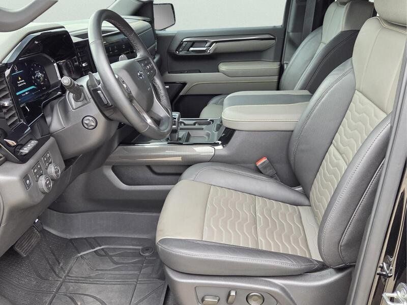 Used 2026 Chevrolet Silverado 1500 ZR2 AWD/4WD image 11