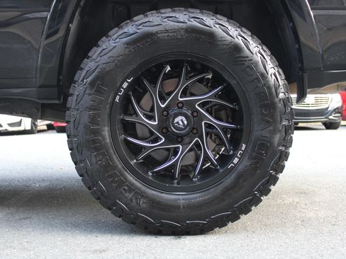 Used 2019 RAM 1500 Laramie AWD/4WD image 34