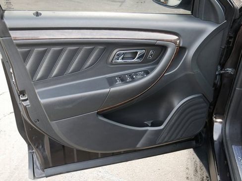 Used 2013 Ford Taurus Limited image 12