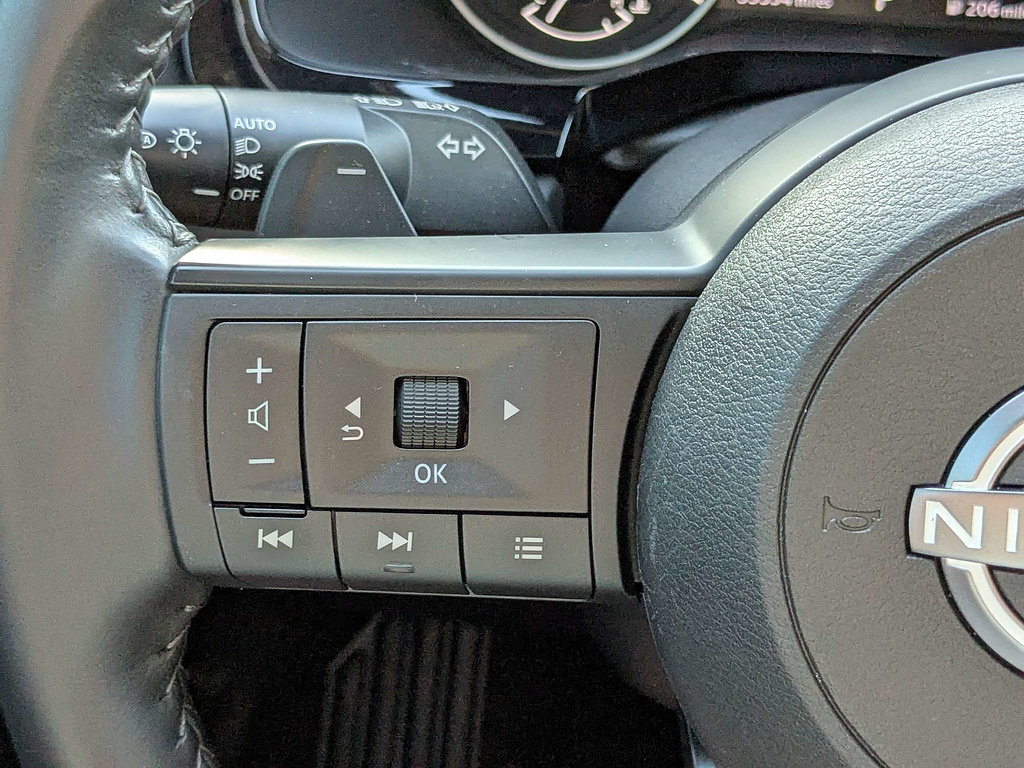 Used 2024 Nissan Pathfinder SV FWD image 72