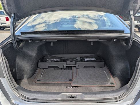 Used 2025 Nissan Altima 2.5 SR w/ SR Premium Package FWD image 13