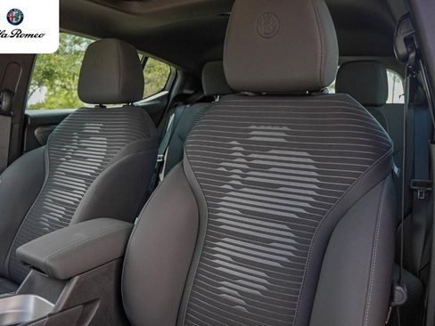 New 2025 Alfa Romeo Tonale image 10