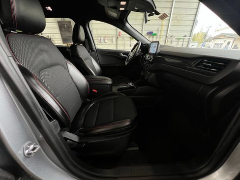 Used 2024 Ford Escape ST-Line AWD/4WD image 3