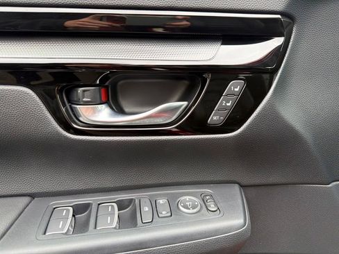 Used 2025 Honda CR-V Sport Touring image 12