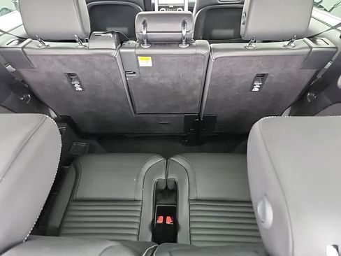 Used 2023 Land Rover Discovery S R-Dynamic image 18