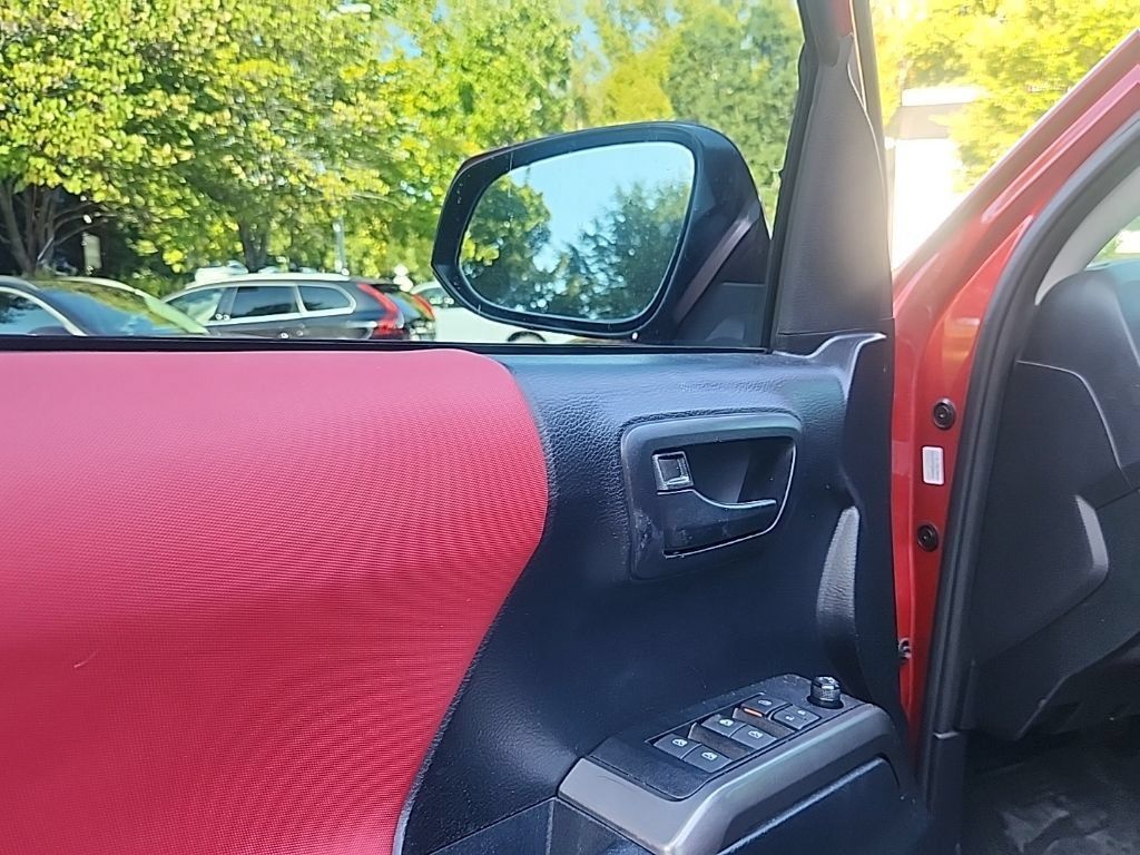 Used 2021 Toyota Tacoma SR5 RWD image 6