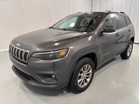 Used 2019 Jeep Cherokee Latitude Plus w/ Cold Weather Group image 1