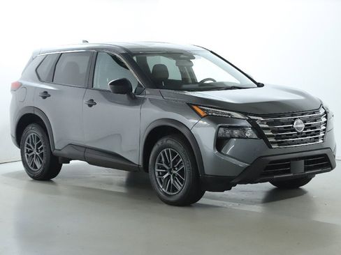 Used 2024 Nissan Rogue S image 1